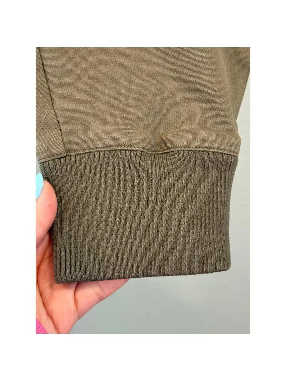 PAIGE Men's cargo jogger pants; Size 32
